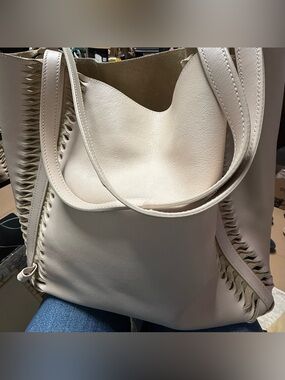 Authentic Chloe Shoulder Bag! Excellent Condition! Stunning bag! 🤩